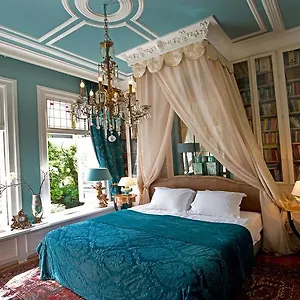 5* Oda ve Kahvaltı Breitner House