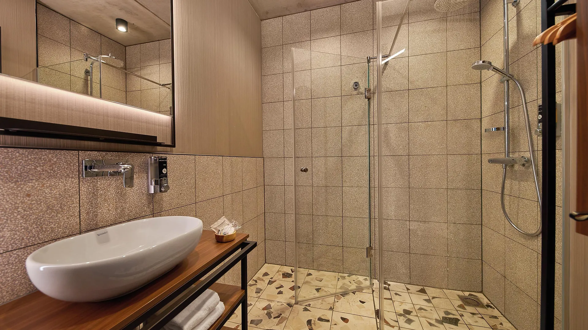 Inntel Hotels Amsterdam Landmark 4*,