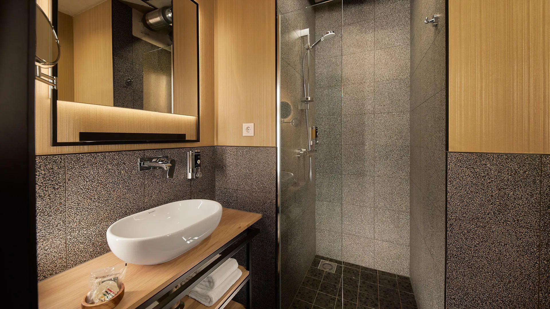 Inntel Hotels Amsterdam Landmark 4*,  Netherlands